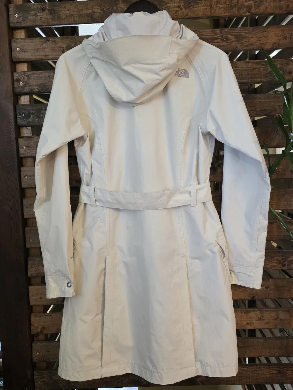 The North Face Women's Cream HyVent Belted Rain Trench Coat - Picture 2 of 15